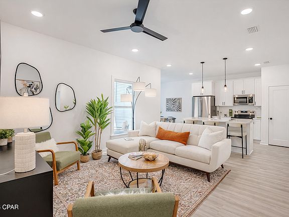 4th image of 2013 Baldwin St