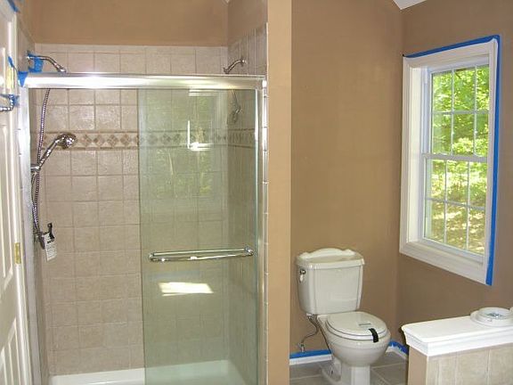 MASTER BATH W/SEPERATE SHOWER