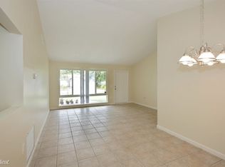 9401 NW 14th St, Pembroke Pines, FL 33024