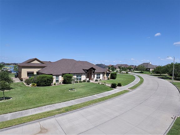 3rd image of 6013 Lago Vista Dr