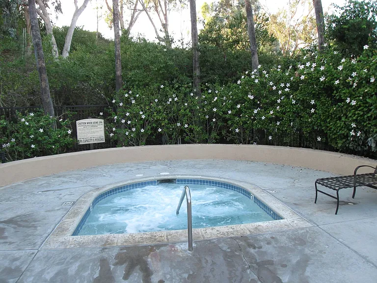 112 Corsica Dr — Photo 30