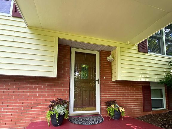 5th image of 192 Bridle Path Ln
