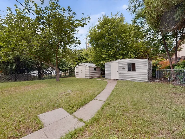 1016 Sproles Dr — Photo 43