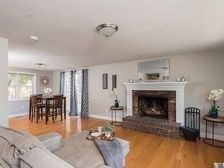 3rd image of 82 Lake Dr