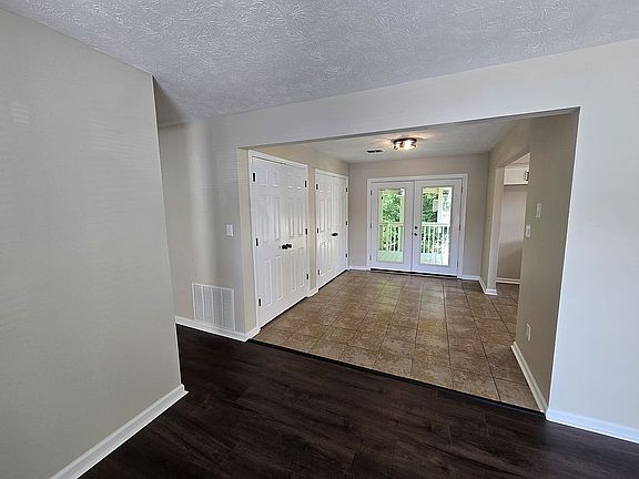 3rd image of 3869 Trout Ct