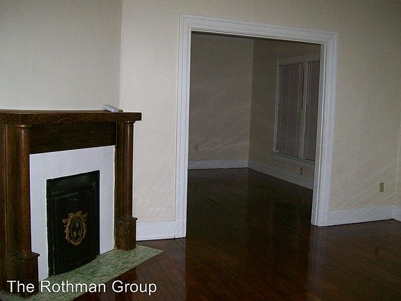 4th image of 209 Rockwood Ave