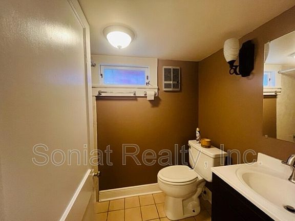 2nd image of 4704A Saint Peter St