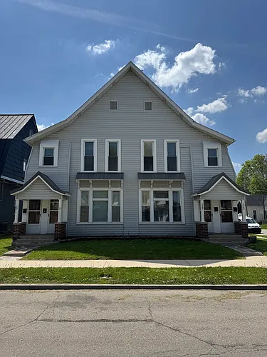 523-525 W Charles St Photo 1