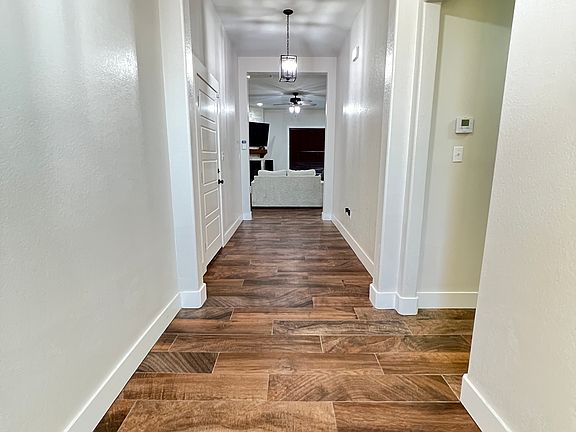2nd image of 5922 Merrick St