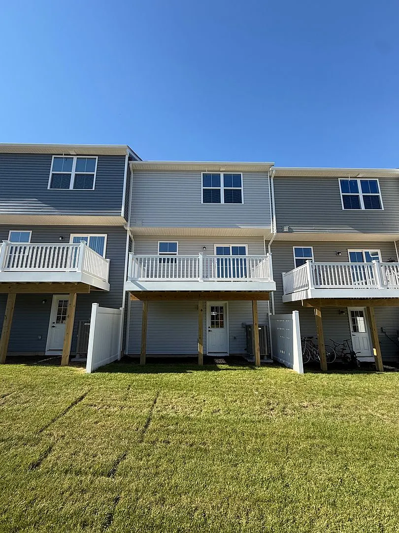 Brand-New 3-Bedroom Townhome in the Ridgeview Community — Photo 4