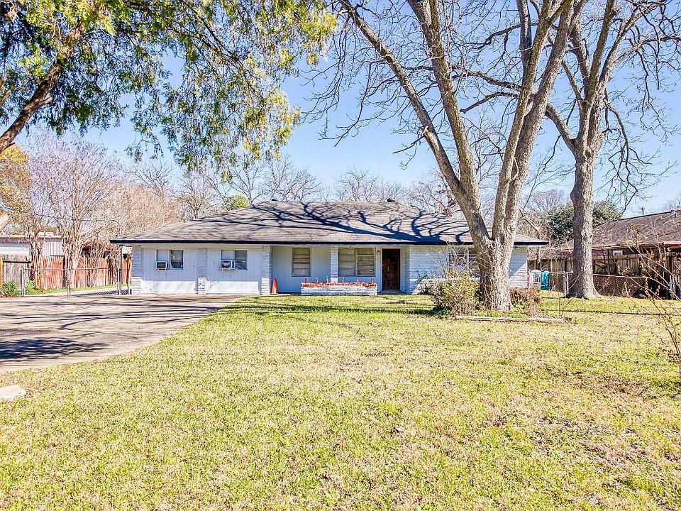 1st image of 2306 Hoskins Dr