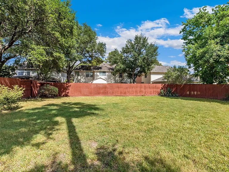 15826 Jamie Lee Dr — Photo 47