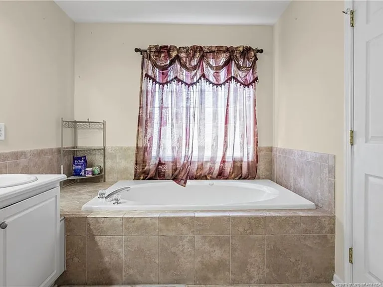 3805 Sunchase Dr — Photo 23