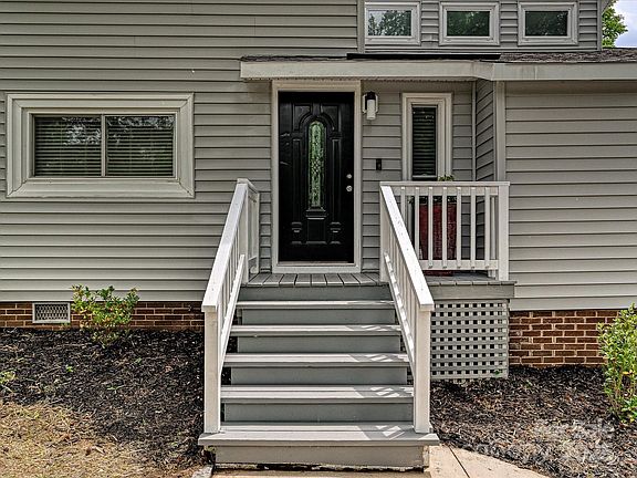 3rd image of 11712 Mirror Lake Dr