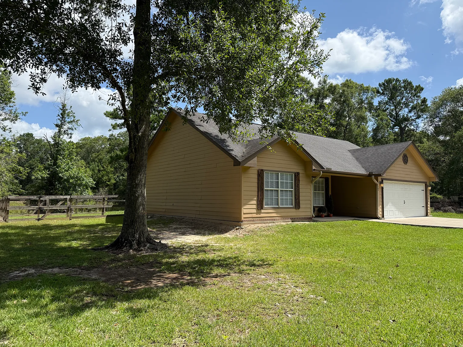 3 bed, 1316 sqft, $2,200 — Photo 2