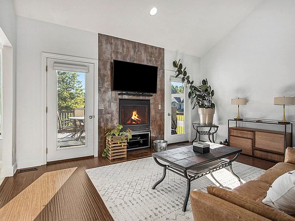 4th image of 4220 Autumn Joy St