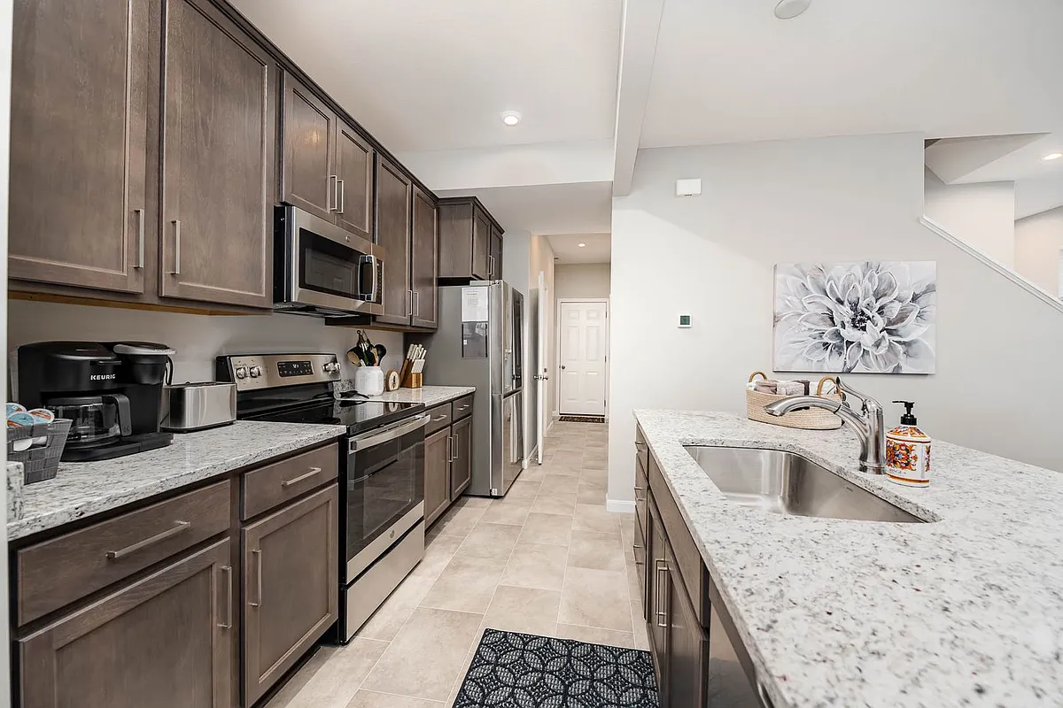 Building Photo - 948 Southline Dr