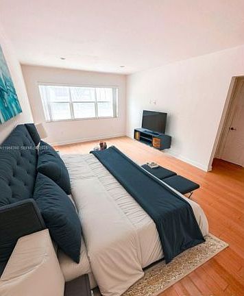 3rd image of 106-8000 NE Bayshore Ct #106