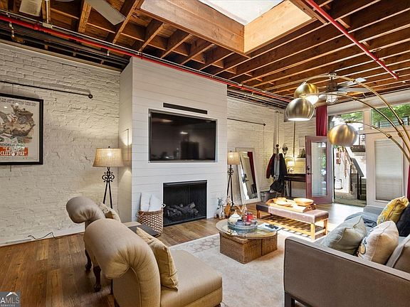 5th image of 585 White Cir APT 402