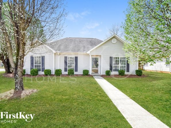 125 Cedar Bend Dr, Helena, AL 35080