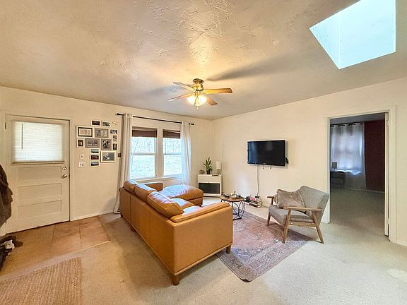 4th image of 415 Old Mc Cloud Rd