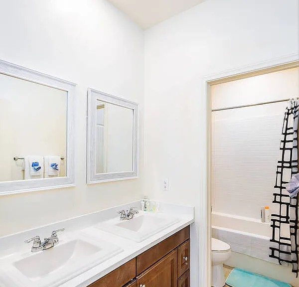 6203 Winona St — Photo 20