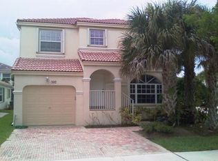 392 NW 158th Ln, Pembroke Pines, FL 33028