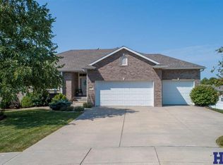 4651 S 86th Ct, Lincoln, NE 68526