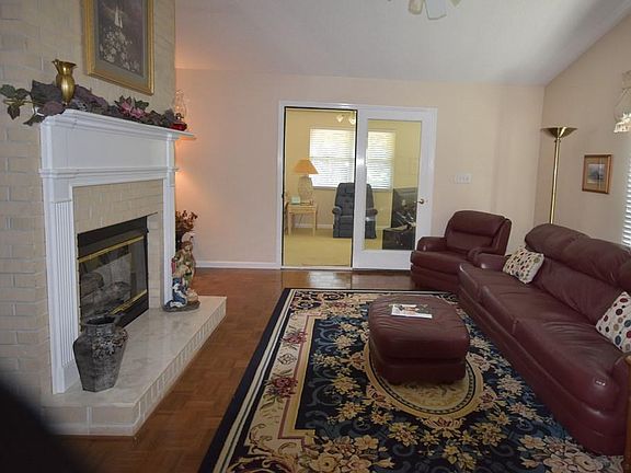 4th image of 115 Newell Village Dr