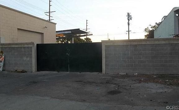 3rd image of 11221 Ilex Ave