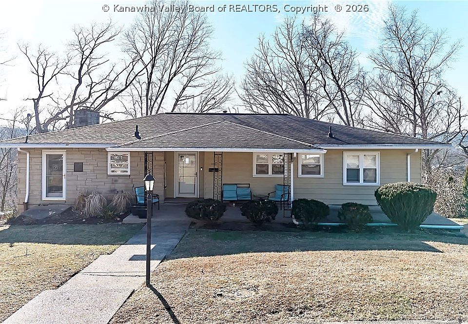 1st image of 1555 Summit Dr