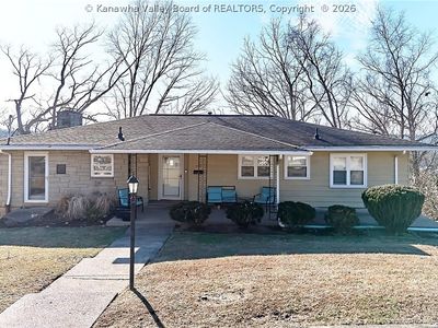 1555 Summit Dr, Charleston, WV, 25302