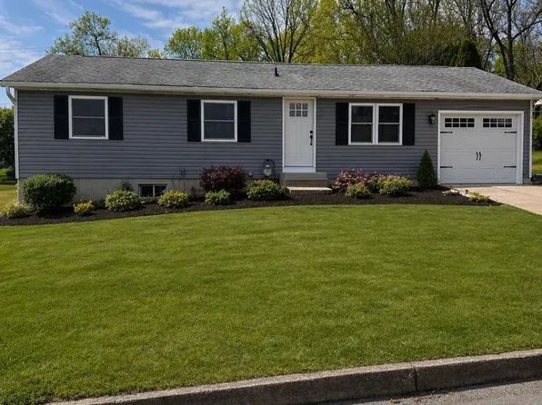 230 Canary Cir, York, PA 17404