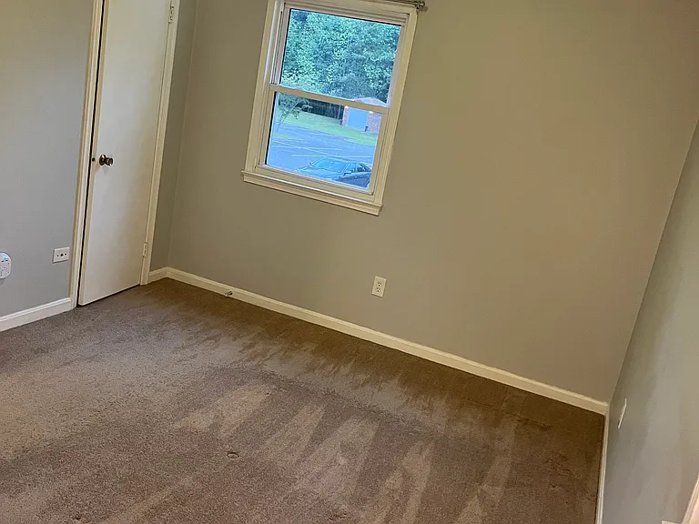 347 Green Meadows Dr — Photo 29