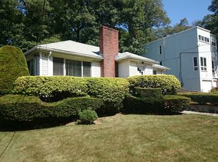 91 Grove St, Brookline, MA 02467