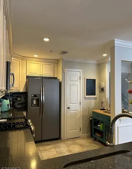 93 Lakeview Ct — Photo 13