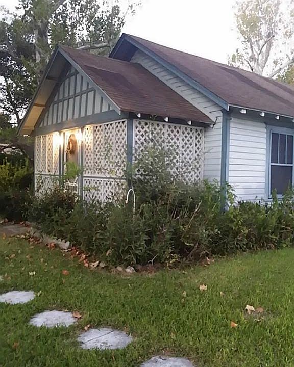 1st image of 3833 Avenue Q