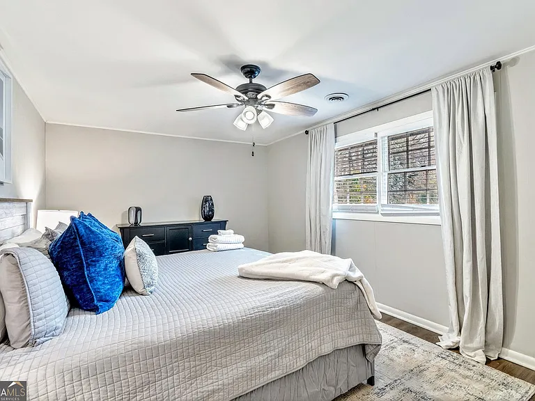 2480 Powers Ferry Dr SE — Photo 23
