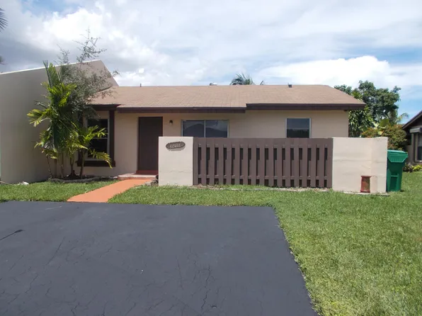 12011 SW 110th Street Cir N, Miami, FL 33186