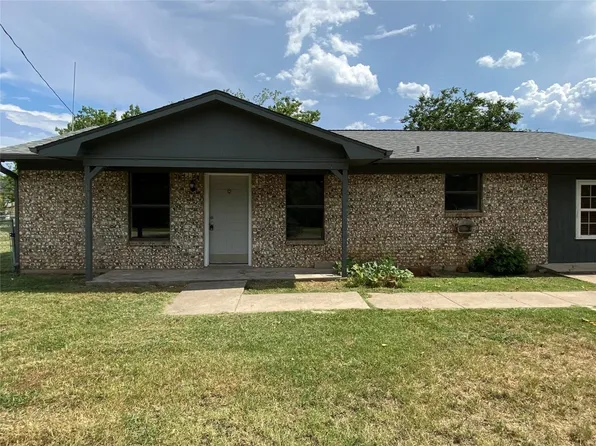 1002 SE 15th St, Mineral Wells, TX 76067