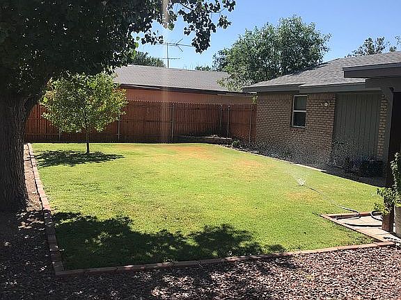 2nd image of 805 W Palomas Dr