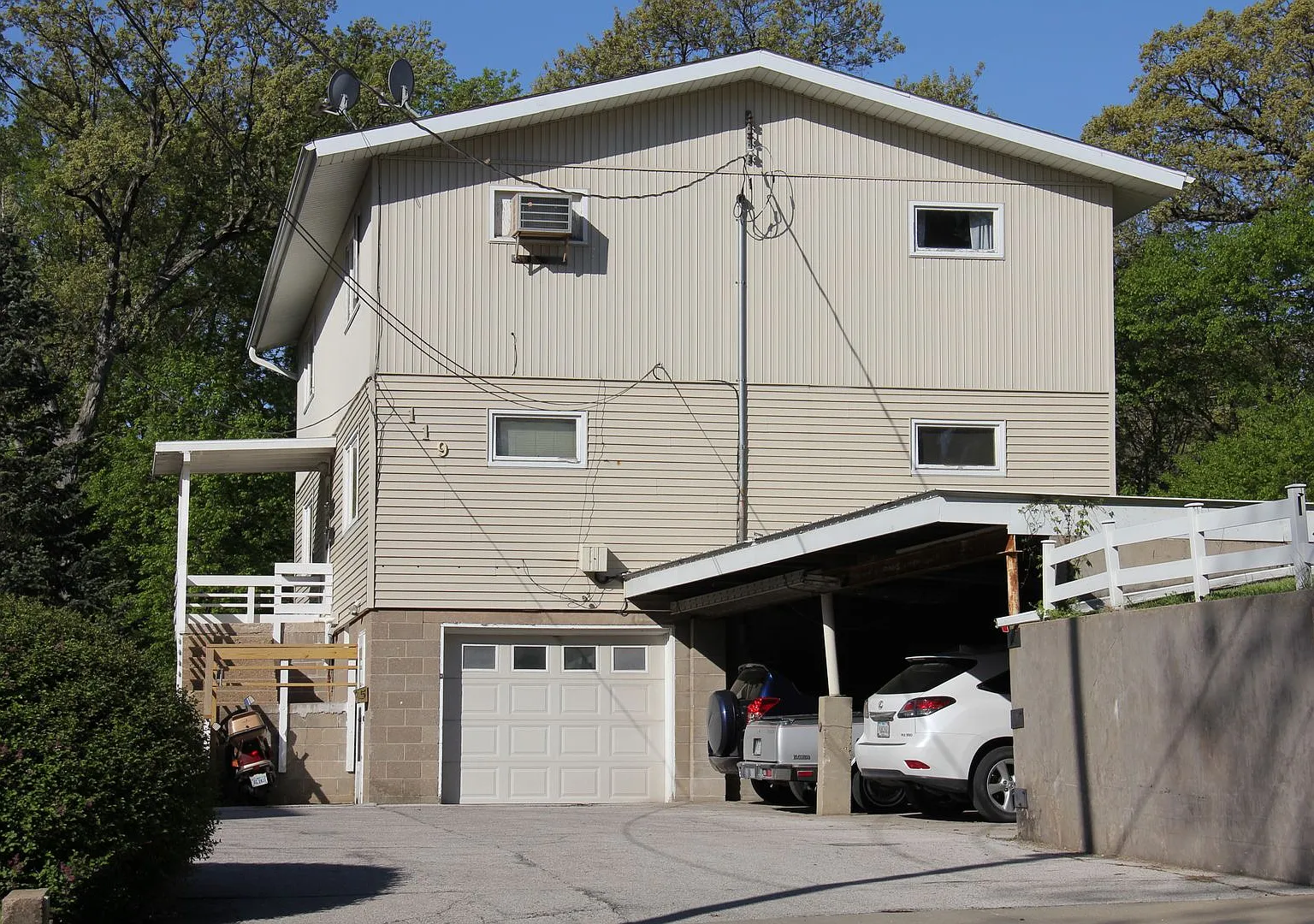 119 River St -Martin Apts — Photo 2