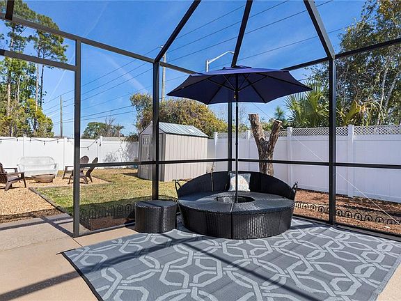 3rd image of 67 Raintree Pl