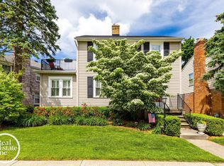 428 Mount Vernon St, Grosse Pointe, MI 48236