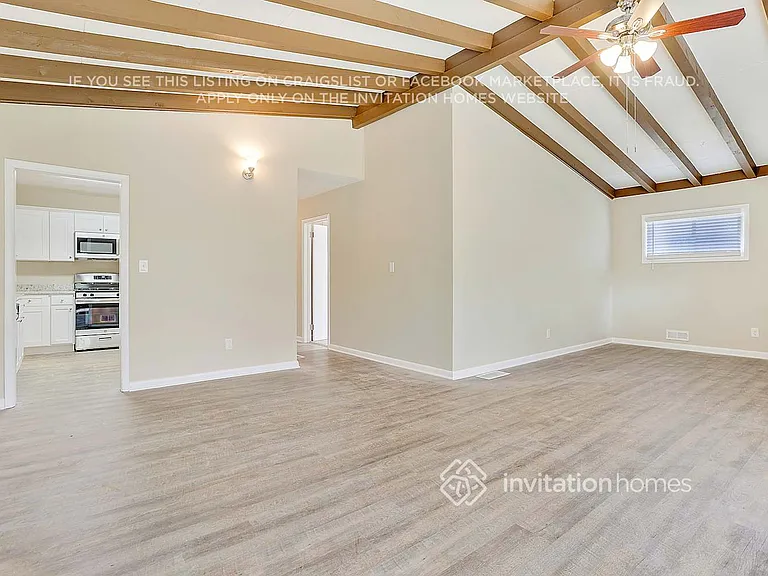 562 Collingwood Dr — Photo 7