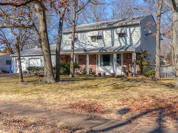 3rd image of 1068 Fairview Dr