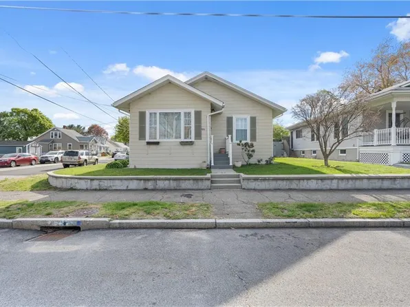416 Daggett Ave, Pawtucket, RI 02861