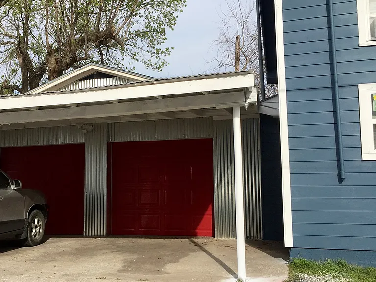 1601 E 7th St — Photo 3