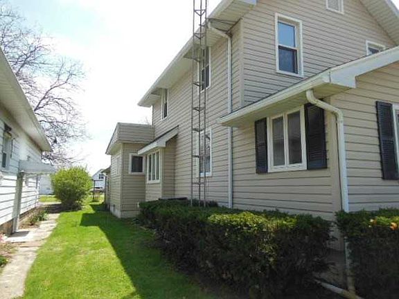 2nd image of 260 Clinton St