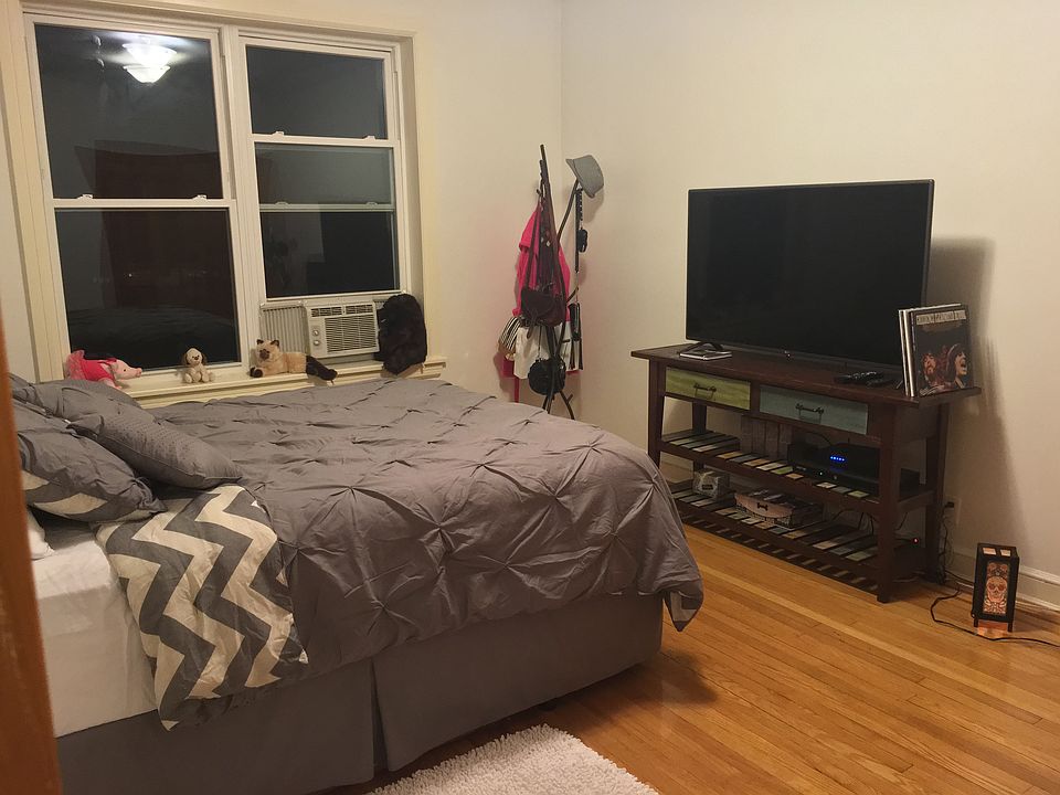 2nd image of 3335 28th St #2